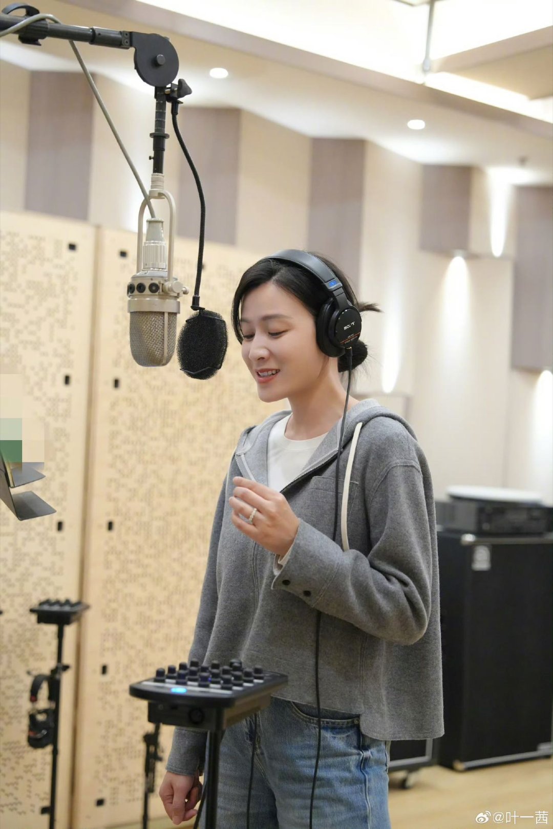 叶一茜21岁超女21年后乘风最美超女叶一茜来浪姐了 刷到茜姐21岁超女旧照，瞬间