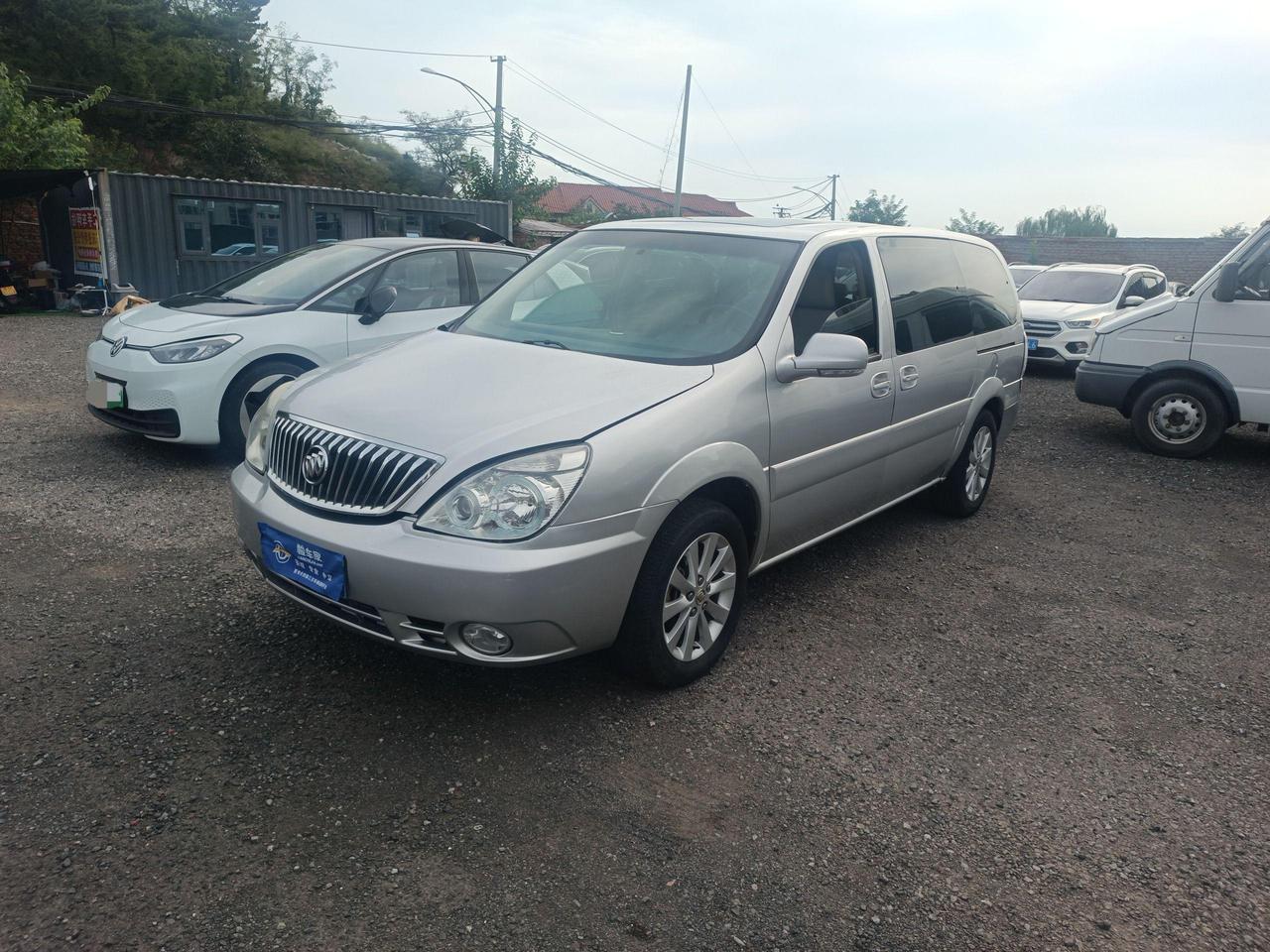 3万块的别克GL8，比你想象的更优秀！前两天帮粉丝验了一台别克GL8，2015