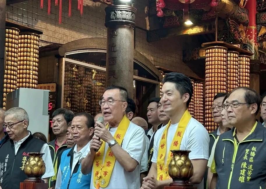蒋万安站台支持李四川！9月5日新北选战迎来蓝绿阵营的正面高强度对垒：民进党参选