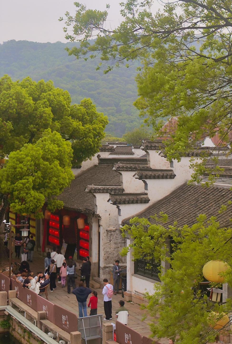 男女之间，动了真情却无法在一起，那就记住…男女之间的缘分是劫是缘一切都有天意。我