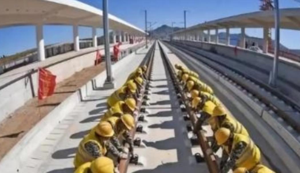 主动撕毁中国订单，事后拒赔361亿违约金，如今又上门求助了！这个国家很有意思，2