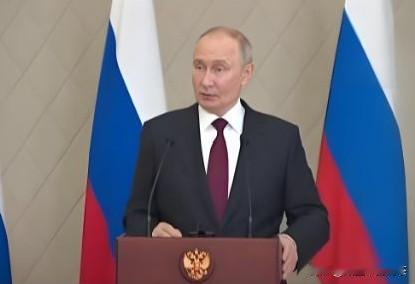 俄总统又发声明普京不再提北约，执着“历史领土”，俄乌谈判方向要变？俄总统在讲