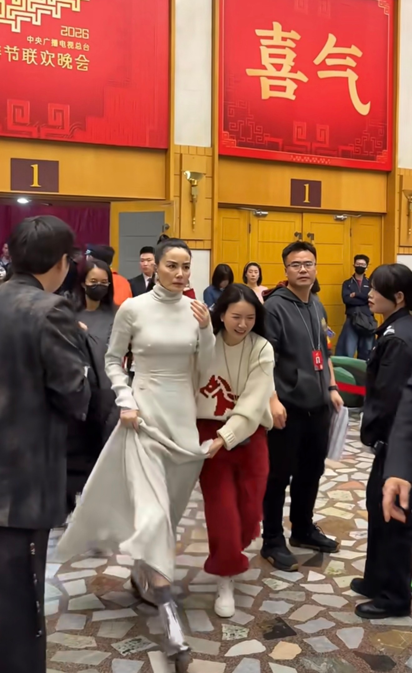 这衣服也太那个了惹……有点像两颗红豆🫘