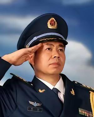 戴旭大校为国家安危仗义执言，他的声声疾呼，震慑了软骨病缠身的公知，更惊动了蛰伏在