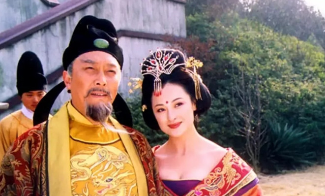 713年，太平公主被李隆基赐死，临刑前，她对李隆基道：“看在我帮你登上皇位的份上