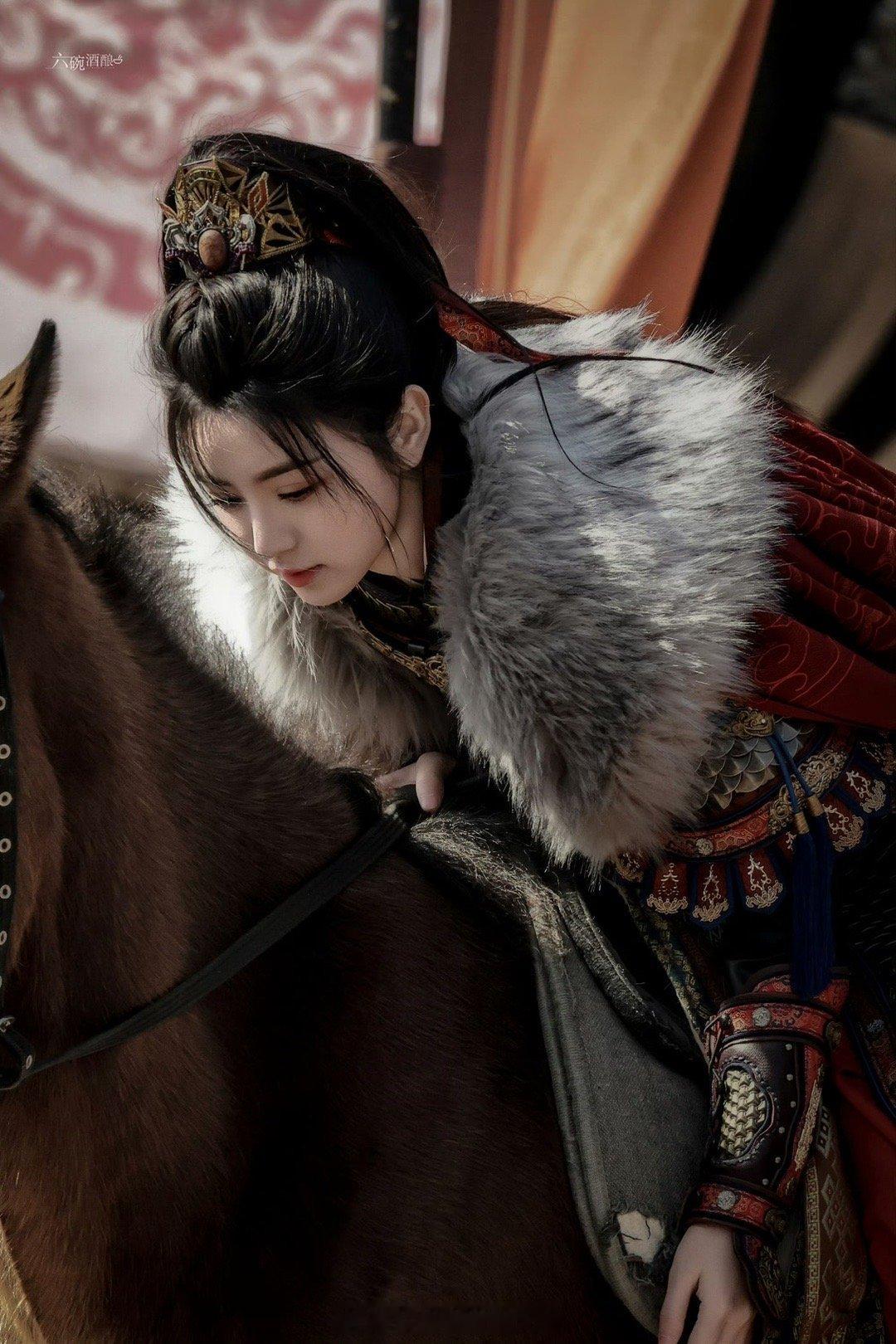 田曦薇粉丝云包场逐玉谁看了不说一句：田曦薇的粉丝牛啊！没想到新剧还没官宣定档。田