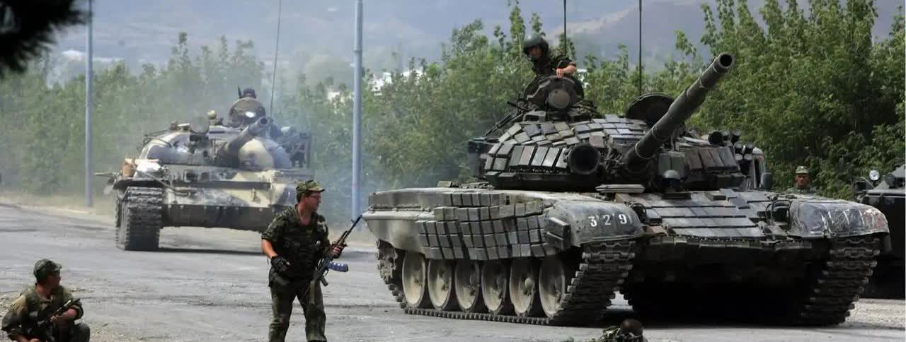 格鲁吉亚军队在<em>南奥塞梯</em>投入了1.5万-2.5万兵力，入侵俄军的规模最初少于格军，