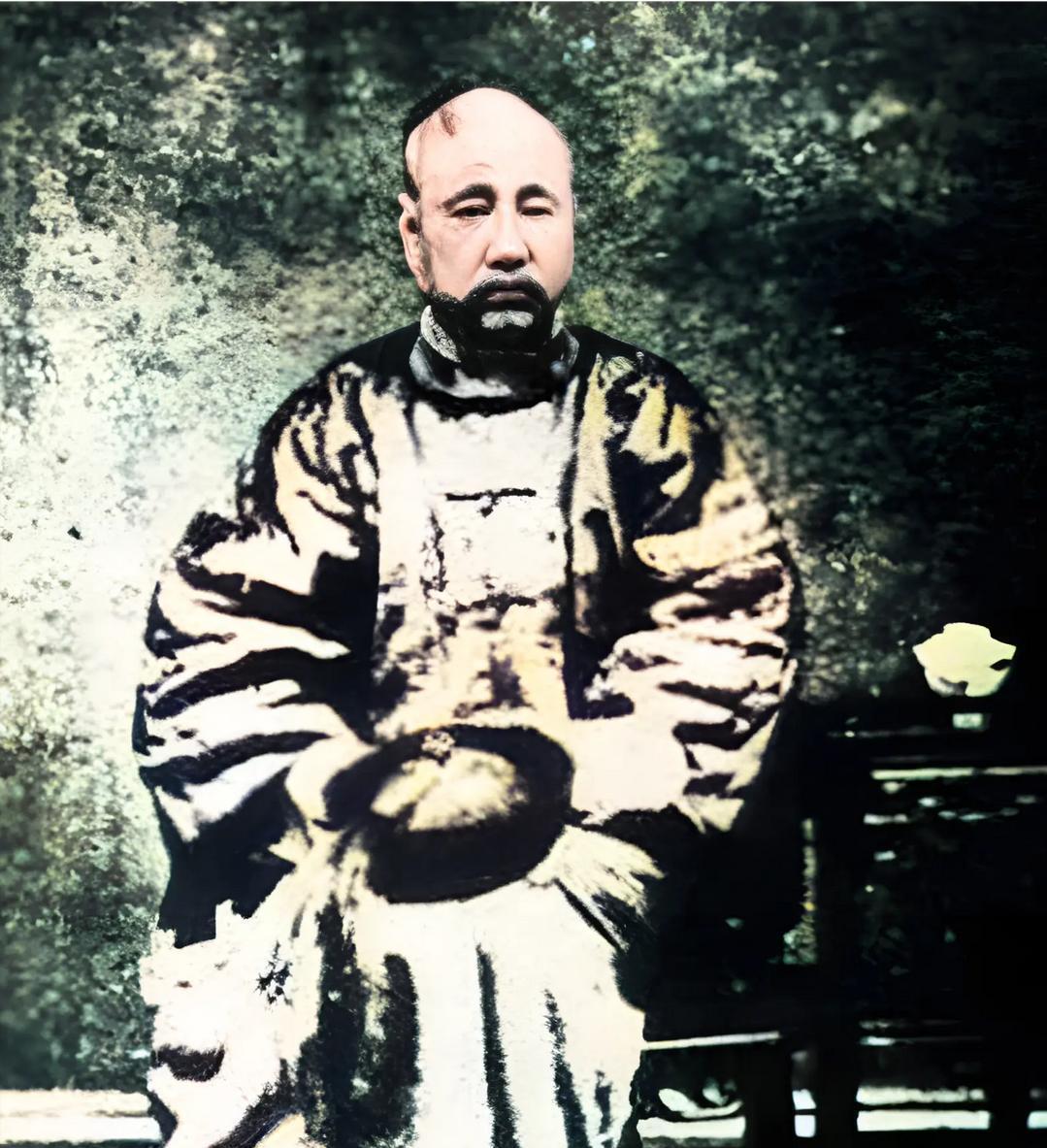 1865年，亲王僧格林沁在围剿捻军时，被一名16岁的捻军小兵杀死。消息传到北京，