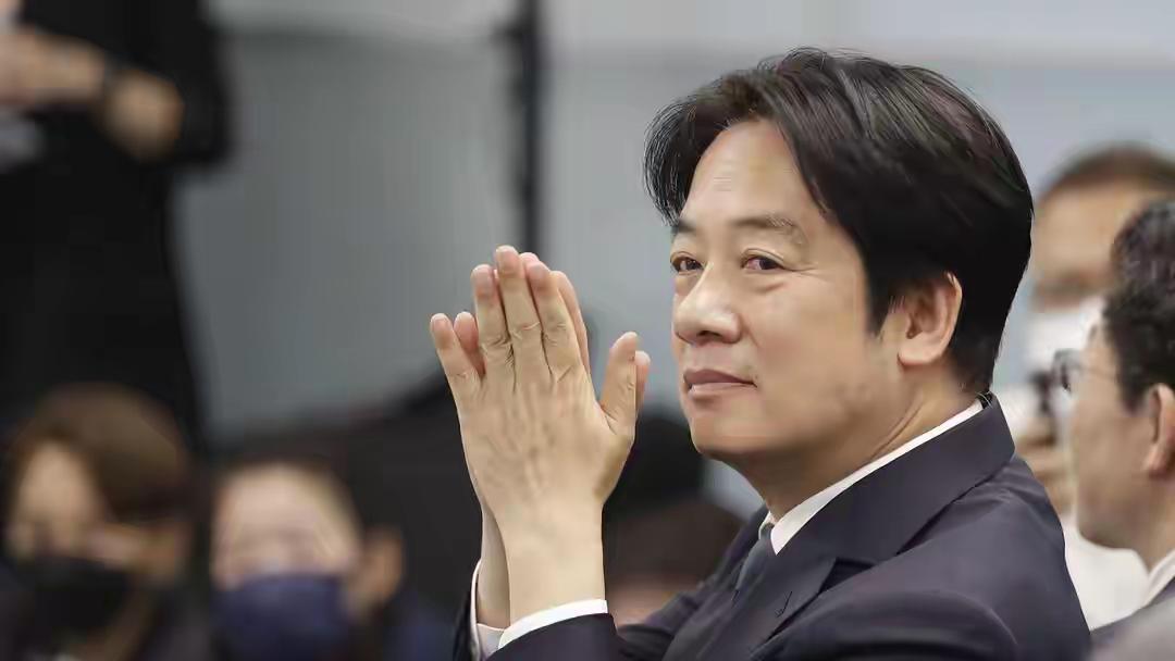 让恩师辞职，赖清德向大陆摊牌？蒋万安忍不住了，下令全城警戒赖清德恩师吴丰山辞