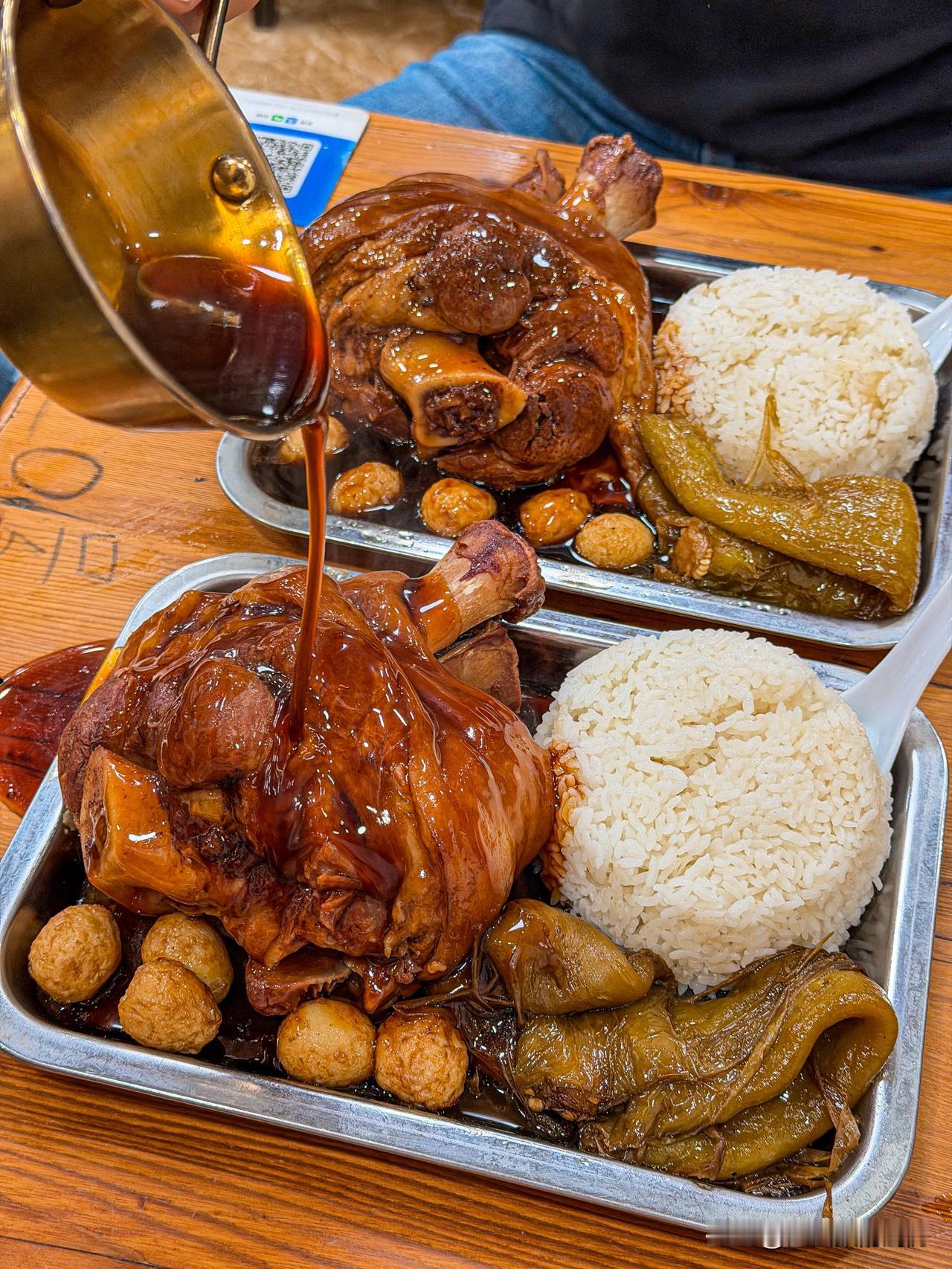 确实是沈阳数一数二nb好吃的，咱就是说这玩意谁吃谁不迷糊啊？这一口下去，满满的幸