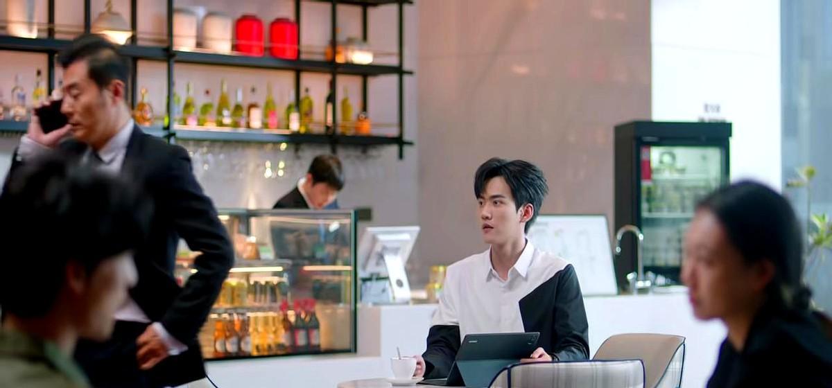 男人崩溃时，女人的一句话能让他缩短23%的恢复期。李雾在车里坐到凌晨三点。引