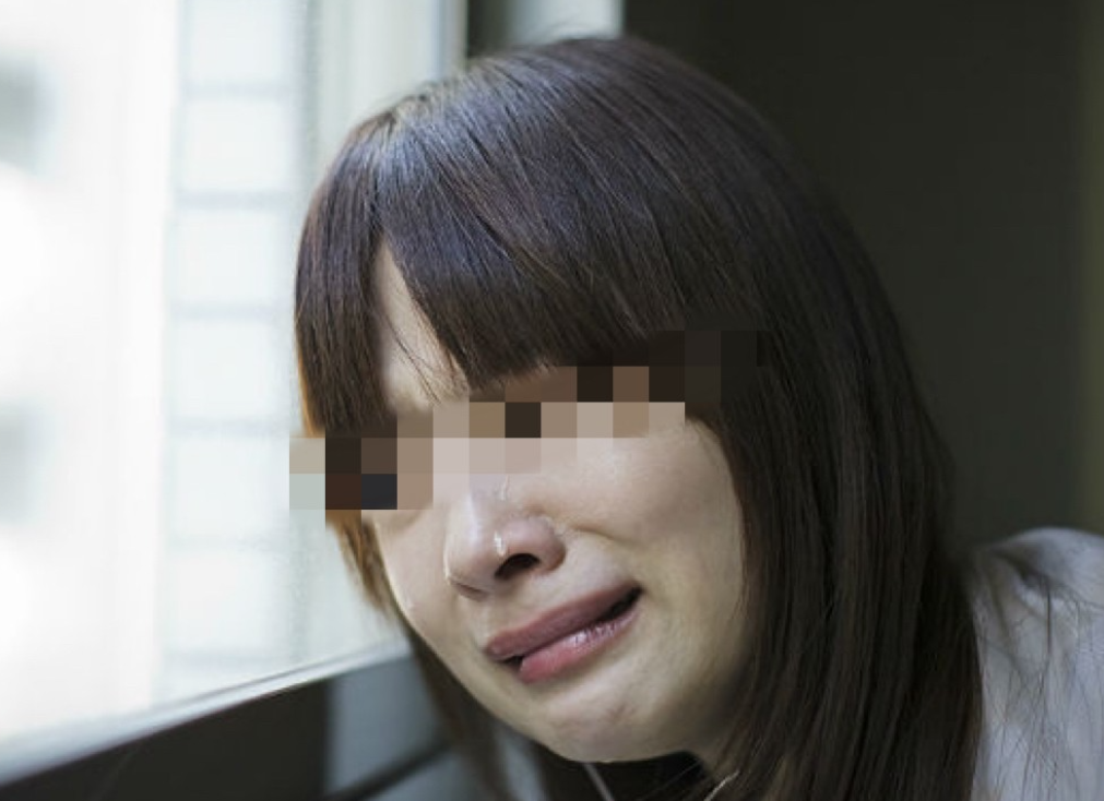 上海，男子做生意，管朋友借了250万，写借条时，他怕自己一个人无力偿还，竟把12