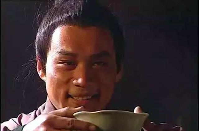 “根本不科学！武松喝18碗酒后打死老虎，简直是胡扯！”水浒开播后一观众气得大骂，
