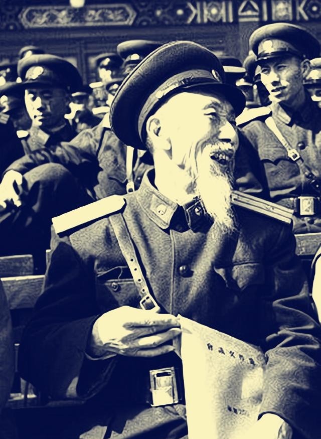 1955年大授衔时，一位77岁高龄的中校坚决不肯遵守规定刮掉自己的胡子，有关人员