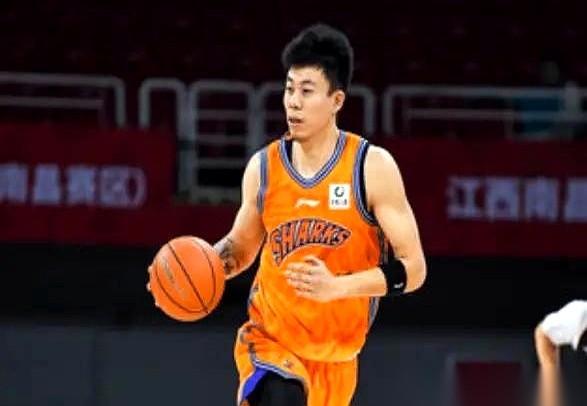 一句“没有那么多糟心事了”，你品，你细品。这里头得装了多少委屈，憋了多久的劲儿