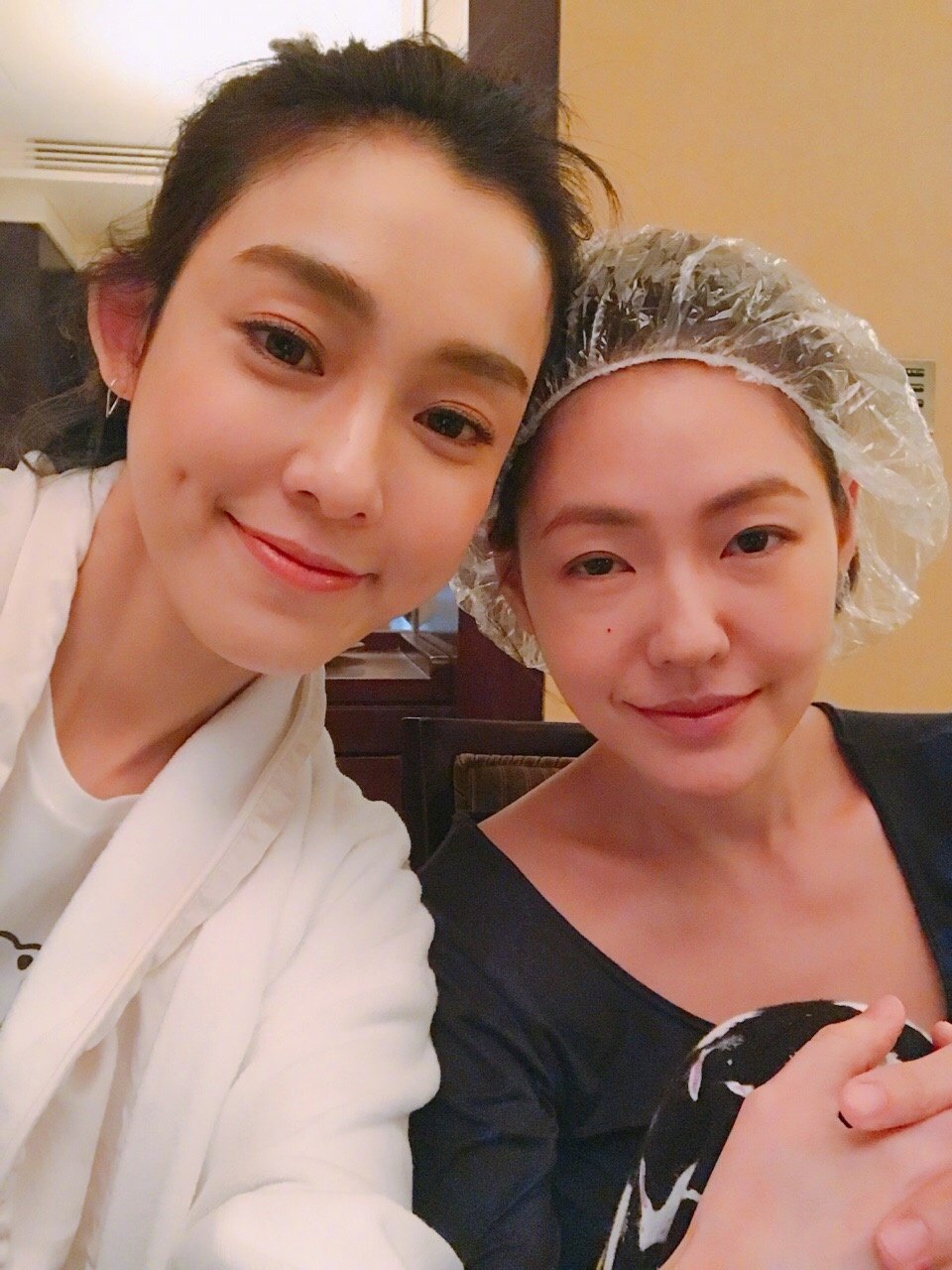 【#小S范玮琪同框#】#小S范玮琪姐妹聚会#哇哦，小S和范玮琪晒合照啦~“久违的k-dramanig