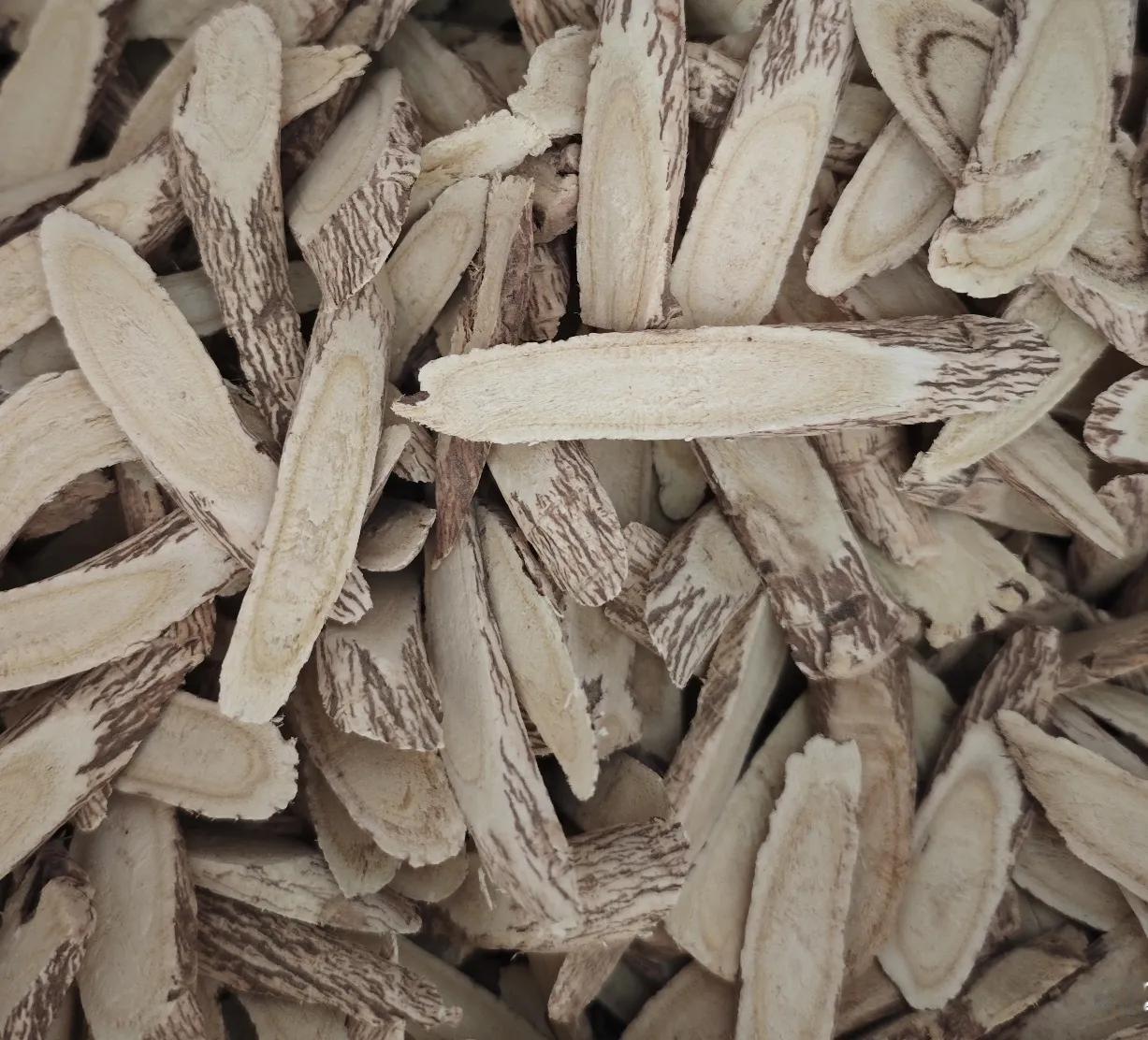 今日亳州中药材市场部分药材价格：杏仁28元/kg，桃仁65元/kg，茯苓28元/