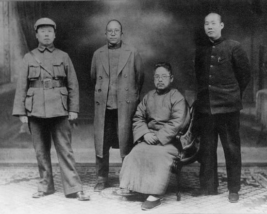 蒋介石费尽心机搞垮了杨虎城，为什么搞不垮杨虎城的军队呢？杨虎城的第十七路军改编