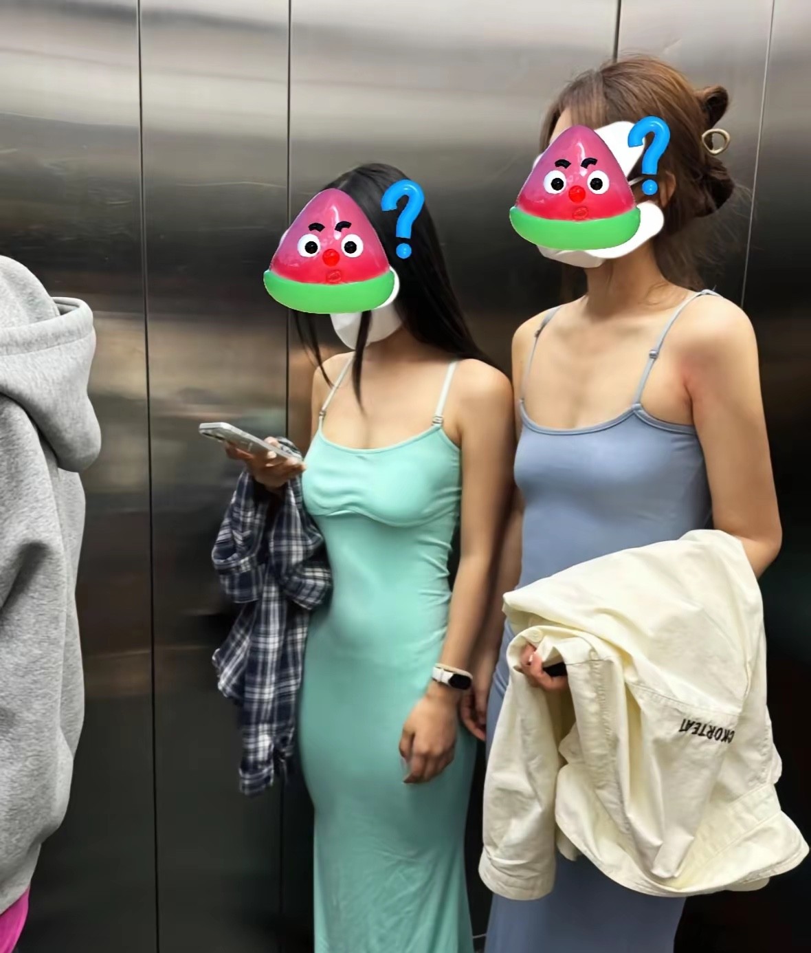 电梯里遇到的，你会取哪一个呢？