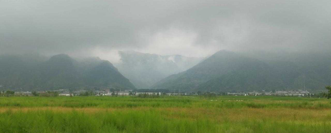 雨水充沛，呼和浩特城北美如仙景