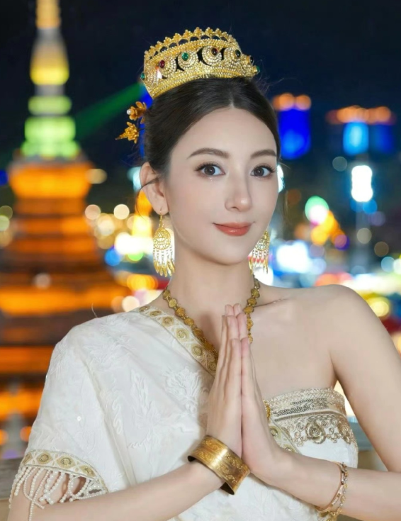 郭富城小娇妻方媛这次她传来了一个大好消息她现身重庆方媛现身重庆机场，准备录制《