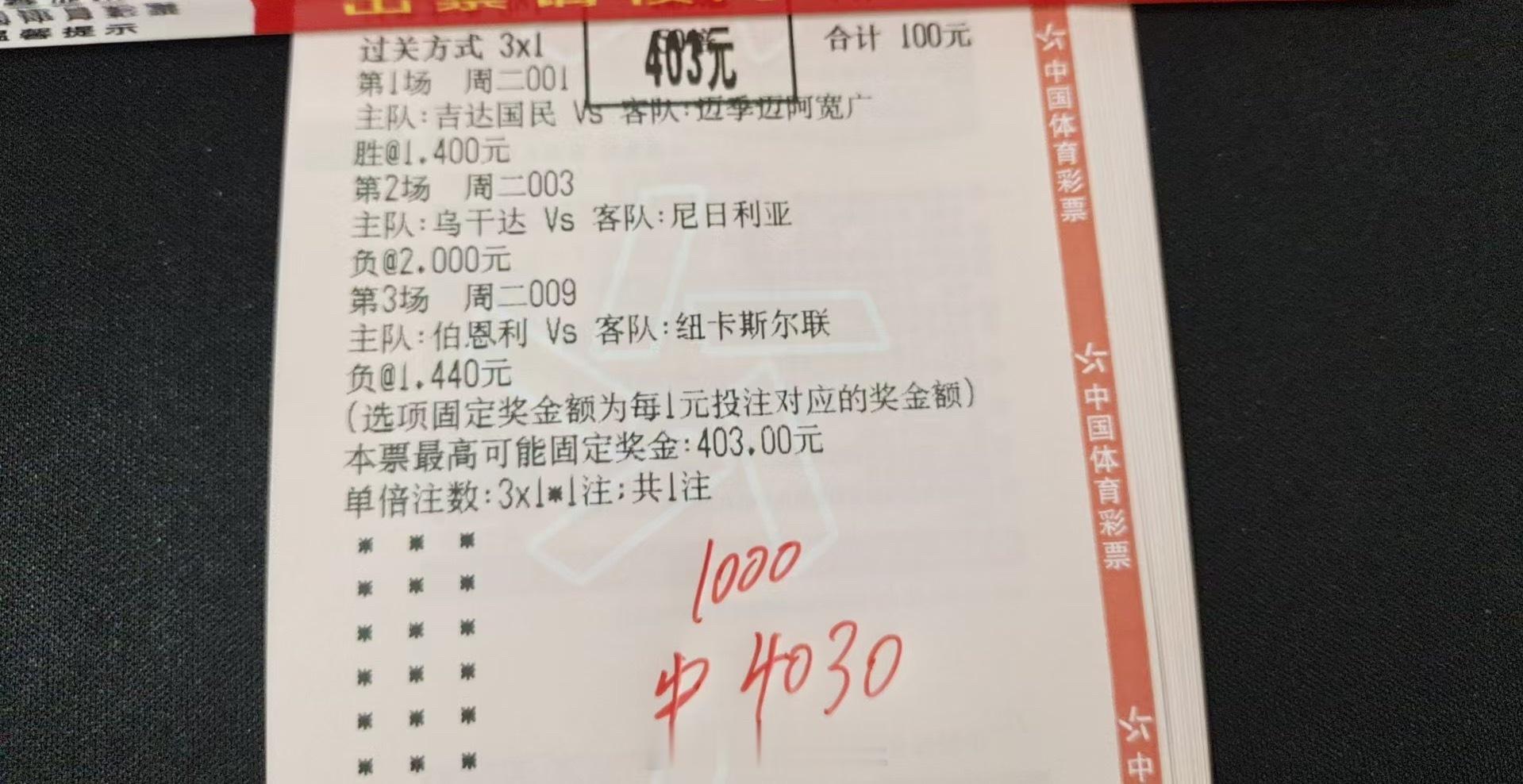 即使是一粒微尘，也能在阳光下翩翩起舞；即使是一滴露珠，也能折射出整个天空的璀璨。