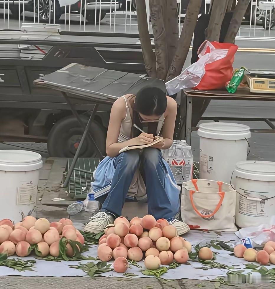 懂事的孩子，将来到社会上也差不了自强奋斗的孩子独立长大的孩子太懂事孩子坚强