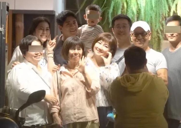 43岁的Selina（任家萱）与酒商男友小徐稳交3年，育有2岁儿子「小腰果」，1