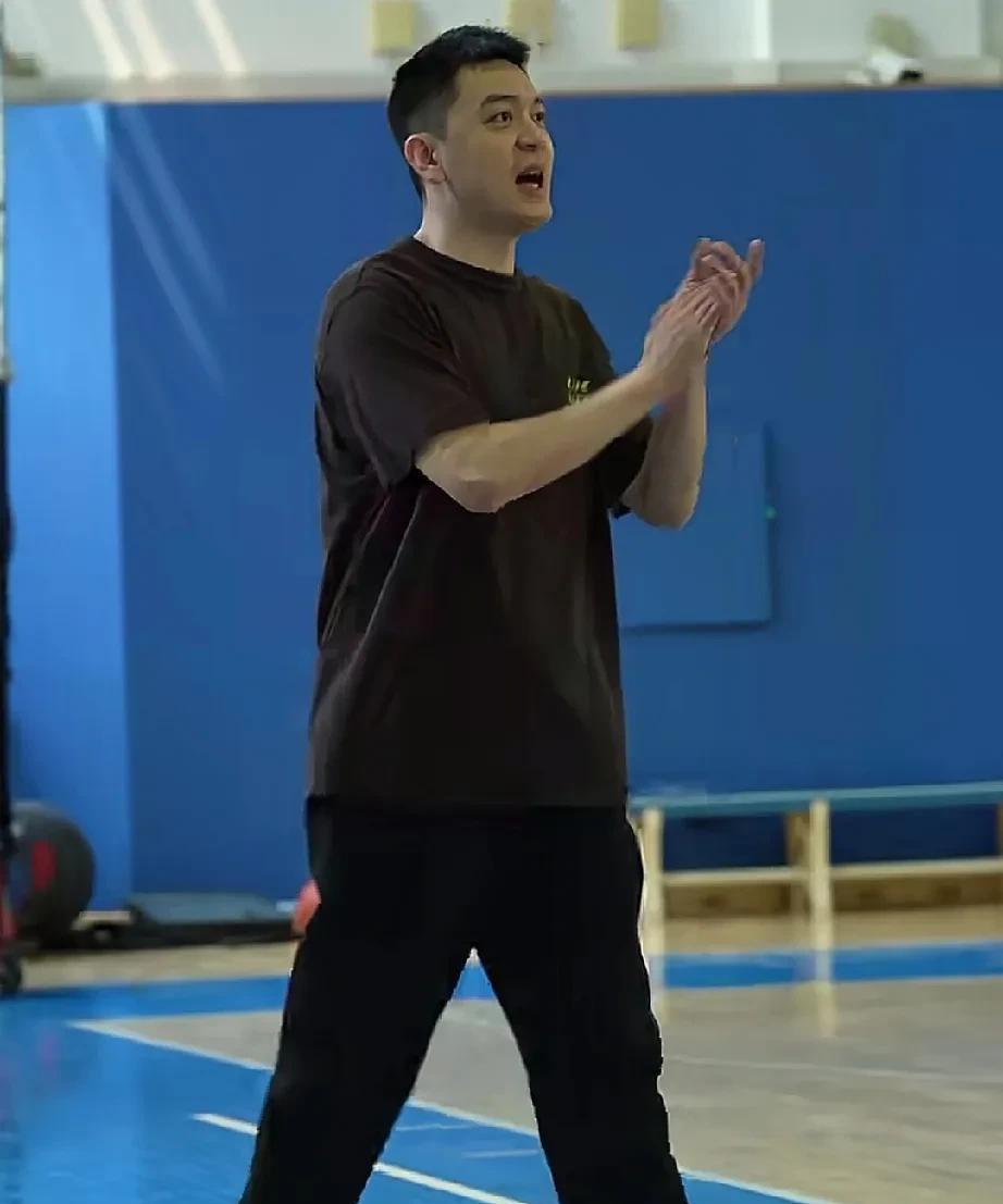 辽宁男篮全运会阵容出炉！大韩谢幕战！辽宁男篮目前正在紧锣密鼓的备战2025年全