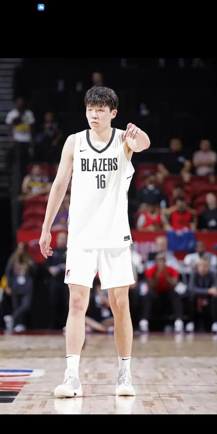 杨瀚森迎大考能打多少分？北京时间2025年7月15日讯：杨翰森代表开拓者打夏季