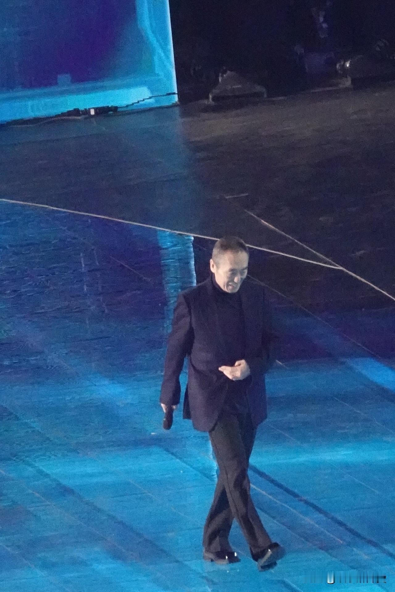 万万没想到，这次金鸡奖，75岁导演张艺谋居然成了“众矢之的”，原因只有一个，那就