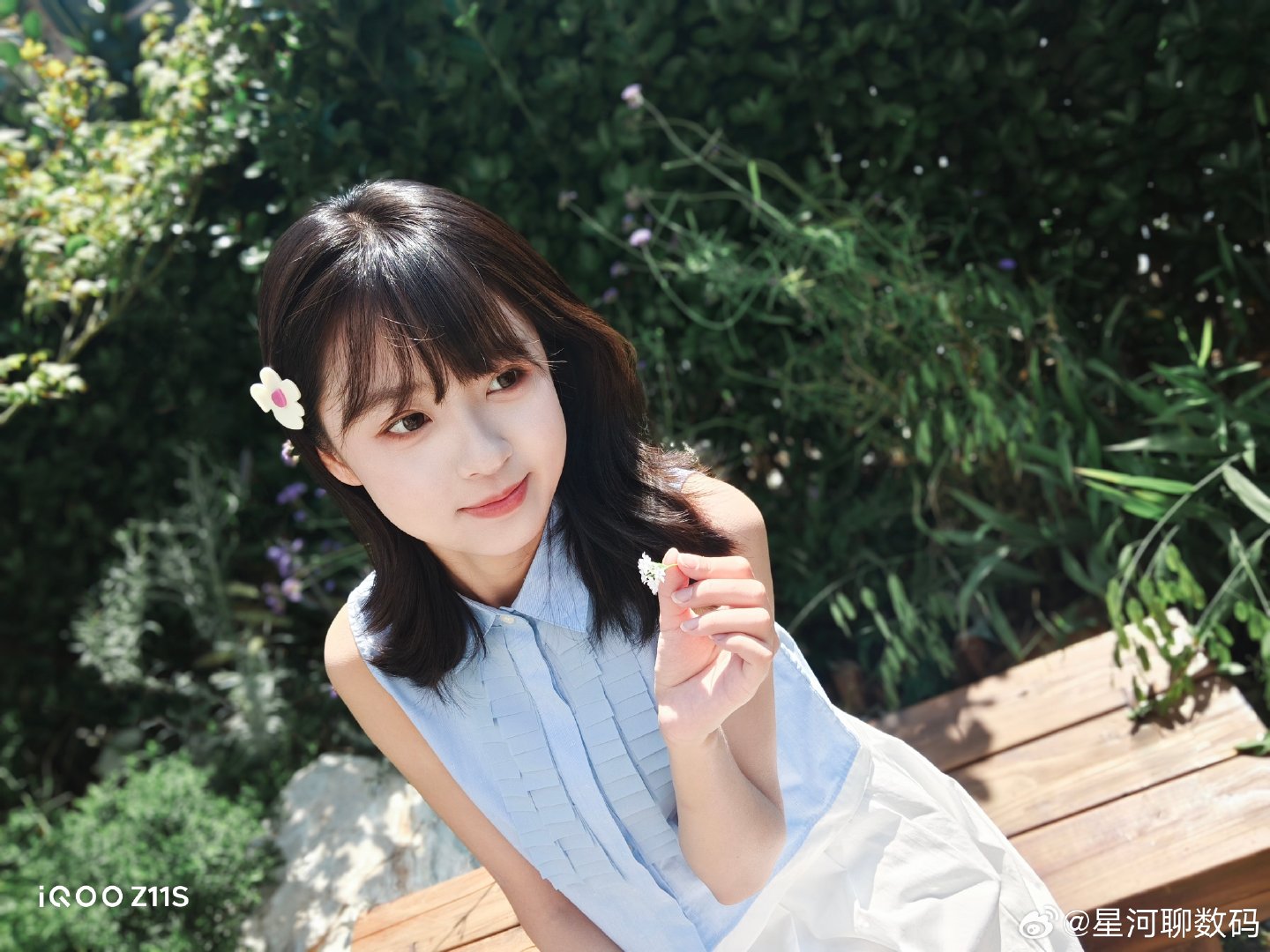 #iqoo#自带降温感的夏日人像滤镜#iQOOZ11S#清透蓝调重塑自然氛围感光影摒弃厚重调色，画面