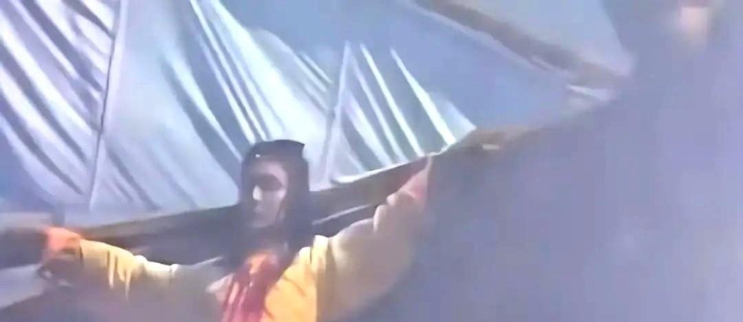 87版《红楼梦》里，林黛玉病榻那场戏，你知道怎么拍的吗？李耀宗愣是给镜头套了三