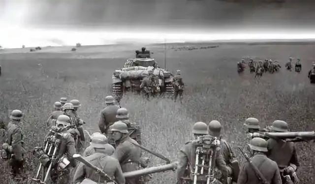 收音机旋钮上的锈迹蹭在指腹，像极了那年冬天德军军靴底沾着的波兰泥土。我爹那会儿