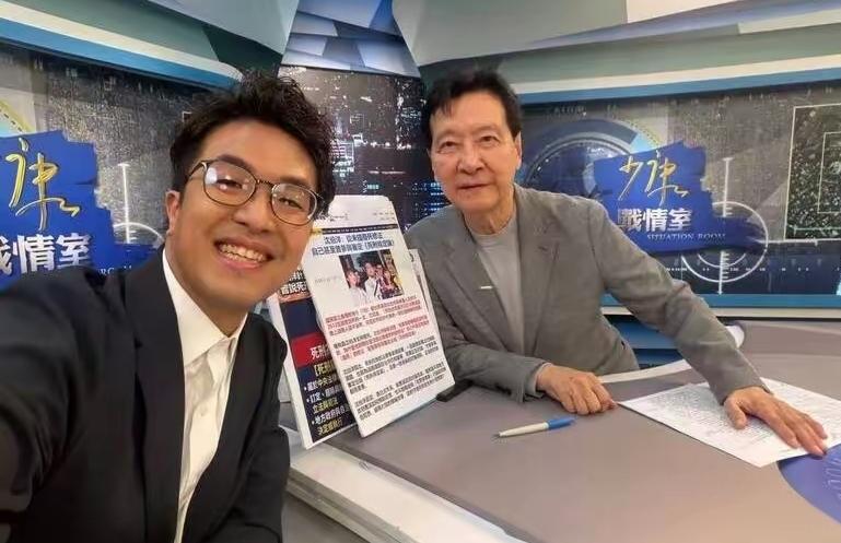 “台独”顽固分子沈伯洋10月7日在接受赵少康访问后晒出与赵少康的合照，没想到，赵