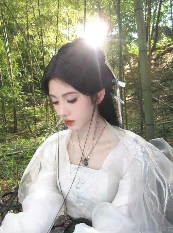 鞠婧祎新剧那个锤子能变大变小还有项链模式我说这个项链给我上链接​​​