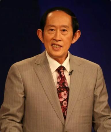 王立群说：“你要结交一个权贵，你必定要有付出，你仅仅请人家吃一顿饭，如何结交权贵