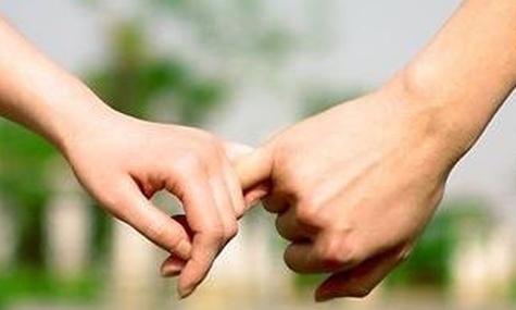 少妇腻味了，一直想着勾搭其他的男子已婚少妇每天对着自己的男人早就腻味了，一直想