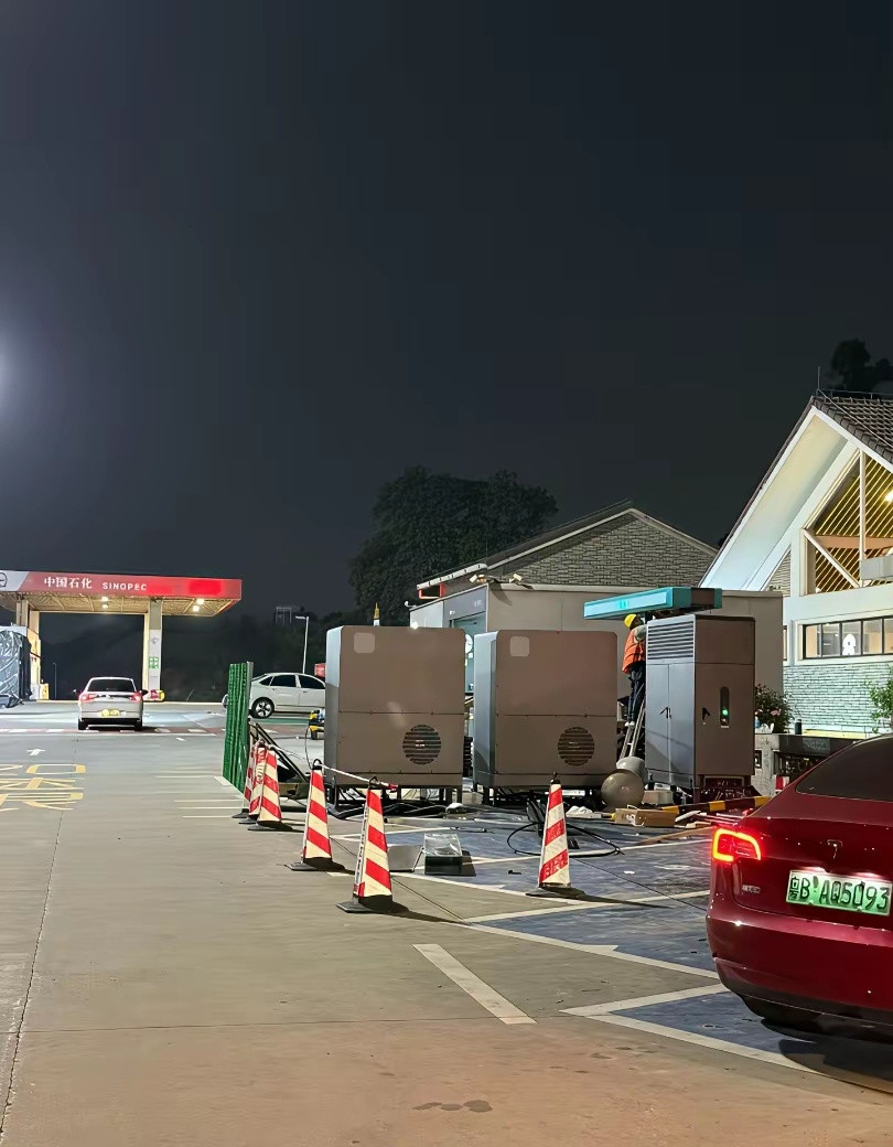 高速服务区，比亚迪闪充桩正在建设！