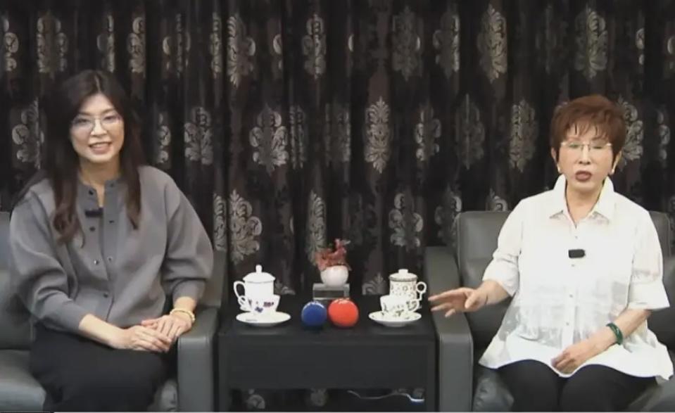 洪秀柱一句“郑丽文今天才来”，藏着国民党选战的大门道！眼看党主席选举只剩最后