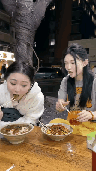 看来老板是第一次做老板，这纸应该不便宜吧。