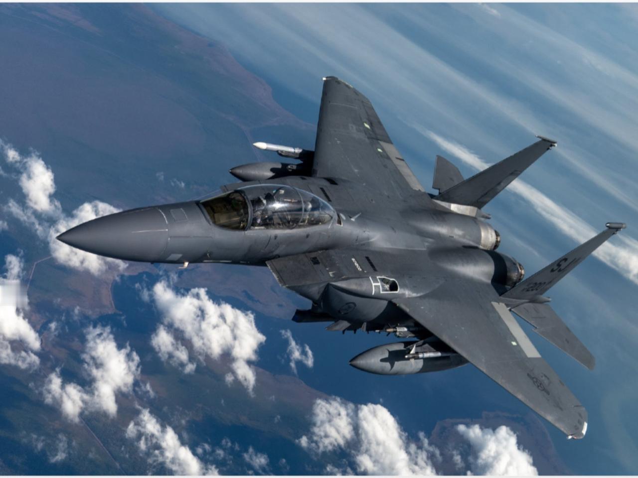 群殴伊朗一一分歧中的美欧找到了共呜点。权威媒体报道，目前中东地区正出现大规模军机