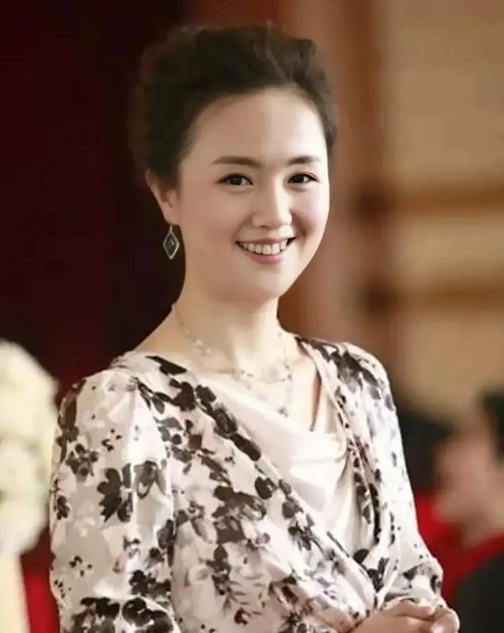同样是去世怎么差别这么大？朱媛媛去世引发了娱乐圈群星悼念！这不得不让人想起前