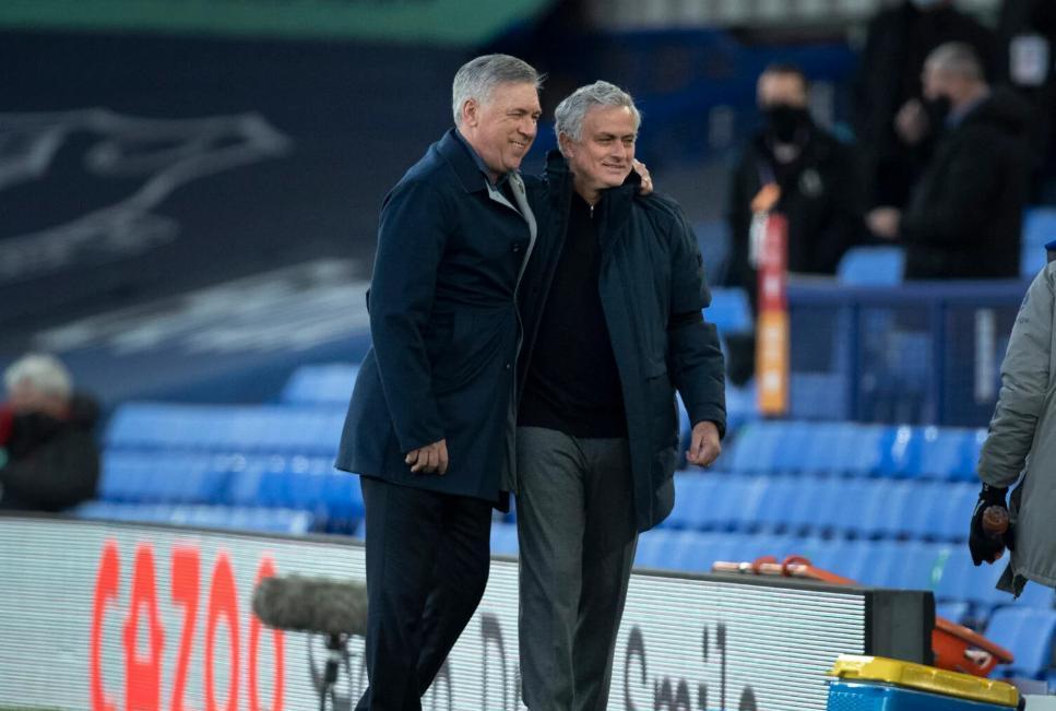 顶级球员怕的不是严，而是蠢。特里的更衣室秘闻里，管理分两层。穆里尼奥教你第一