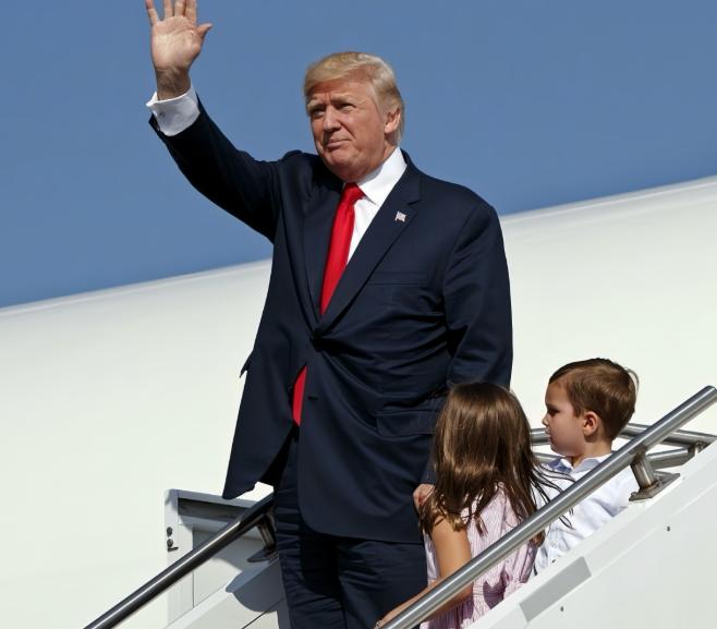 美国总统特朗普不查不知道，一查才知道！他是真有钱啊！从2017年到今年2025年