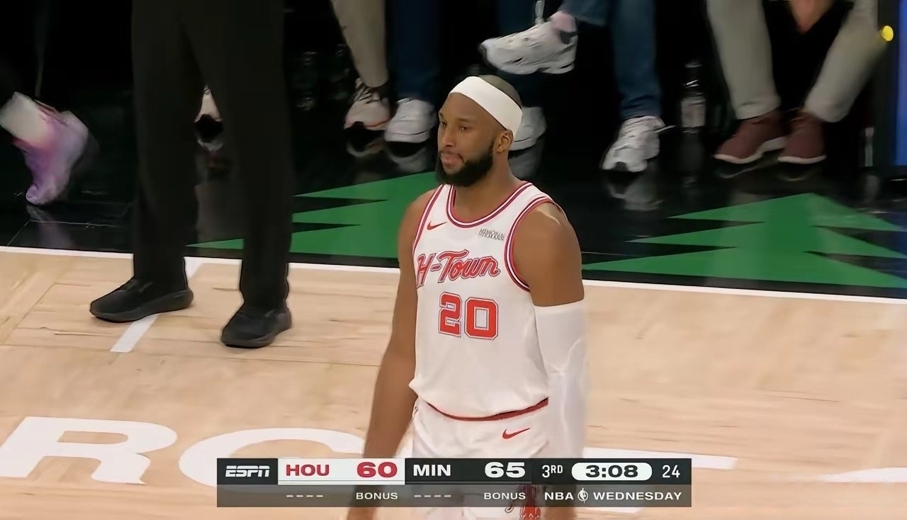 火箭主帅乌度卡太不尊重奥科吉了！今天火箭客场108:110输给森林狼，乌度卡只让