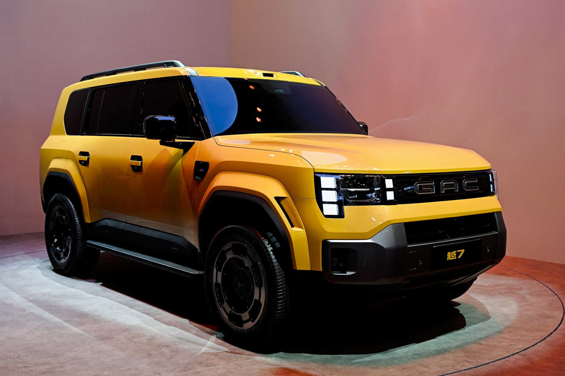 广汽传祺越7，一台新能源方盒子，我很早之前看过原型车。当时给我的感觉是：方向挺对