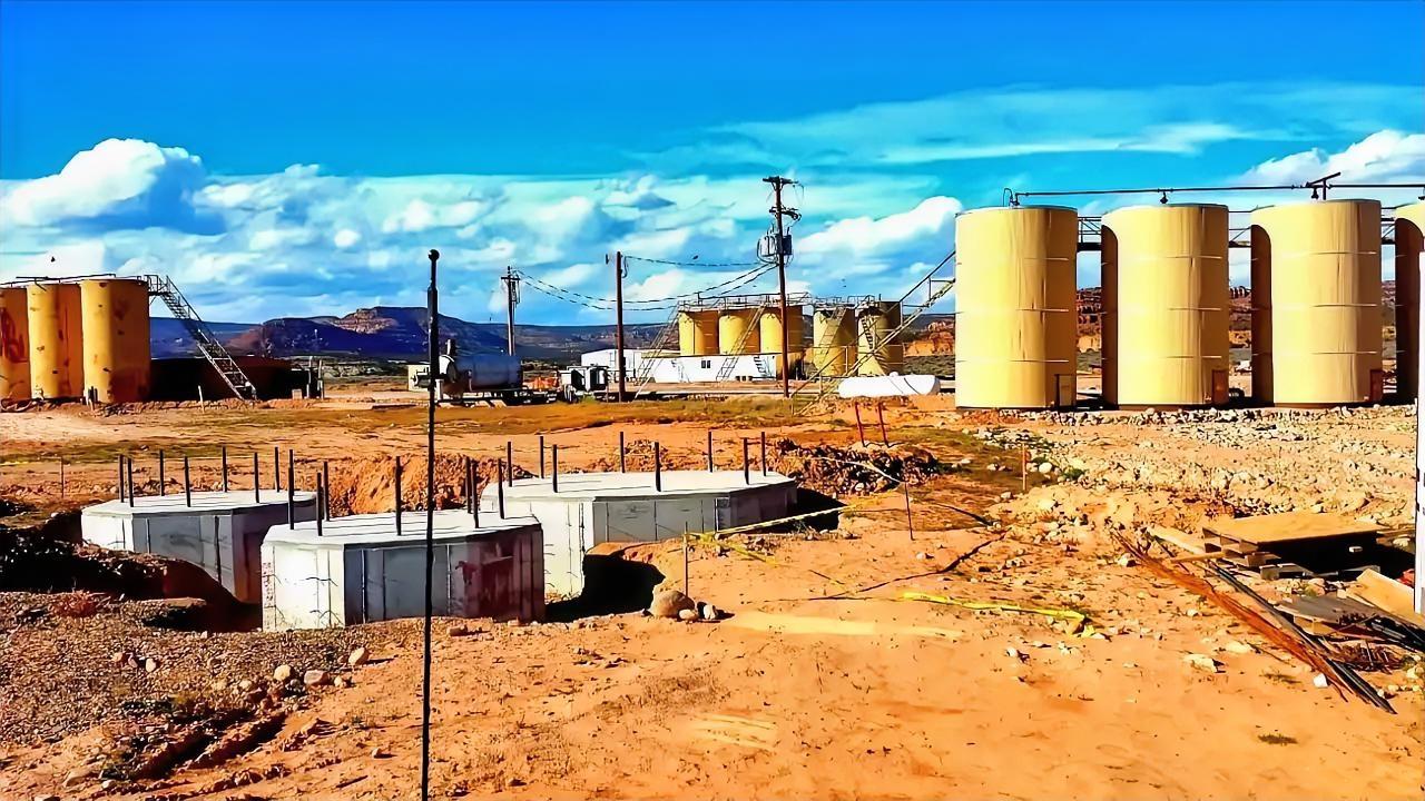 伊朗迎来一个坏消息！4月28日，据中东媒体透露，伊朗哈尔克岛储存原油的设施已经