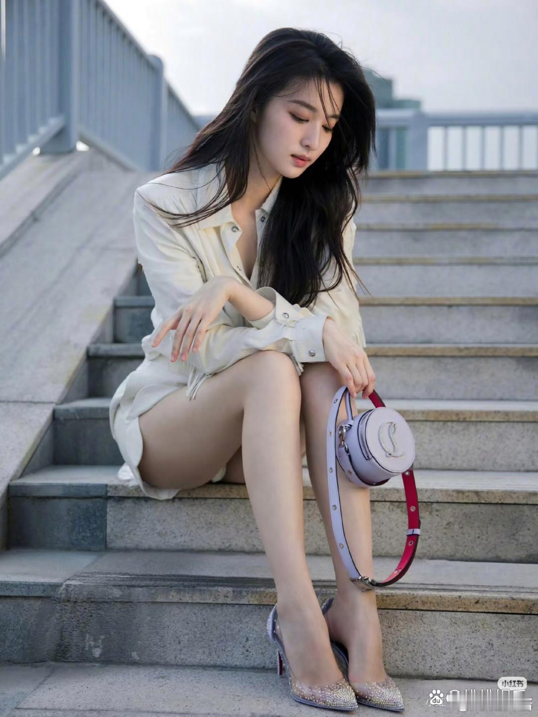 王楚然这漫画腿也太美了吧