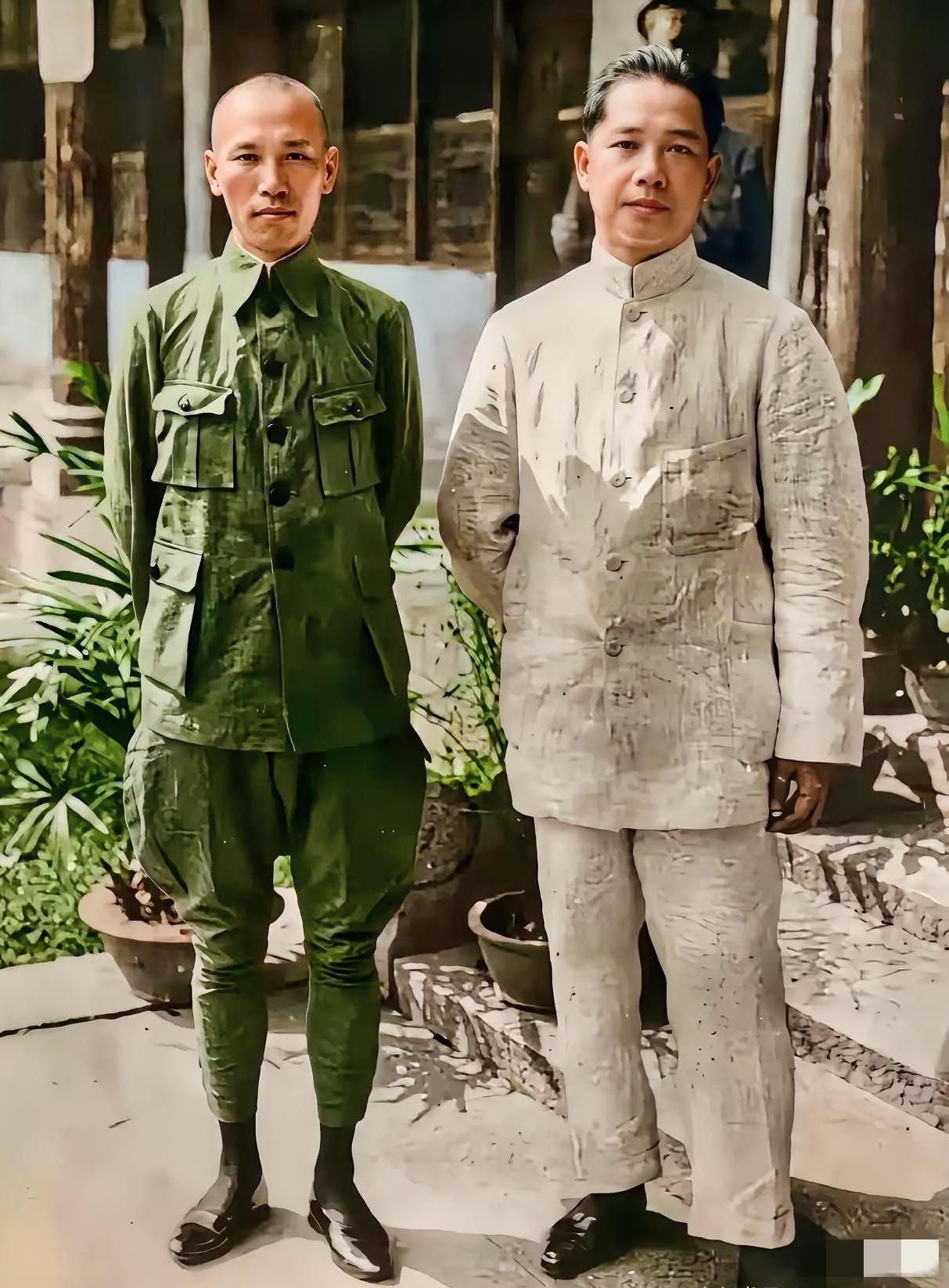 1927年，貌合神离的蒋中正和汪精卫。两个人积怨极深，汪精卫死了蒋中正都没放过他